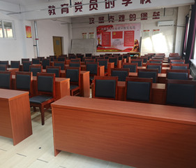 
                                    大連市足球運動學(xué)校